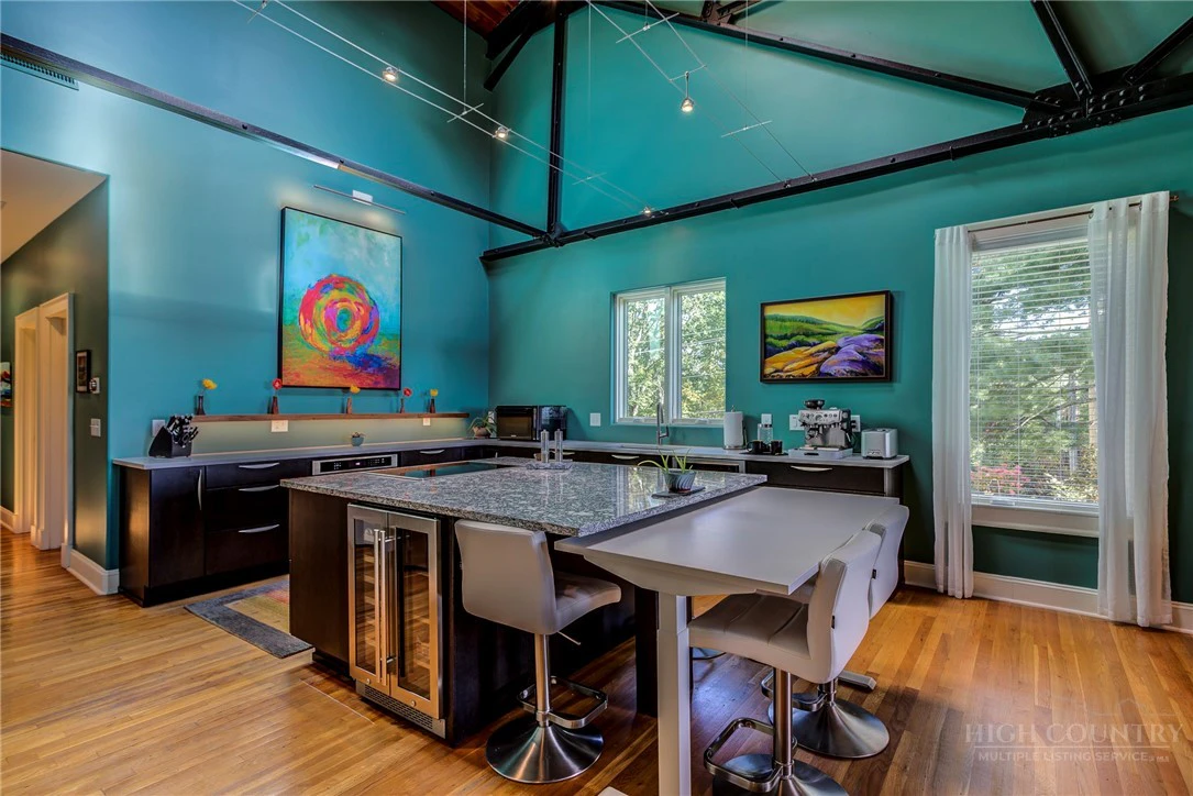 Image number 6 for the current listing