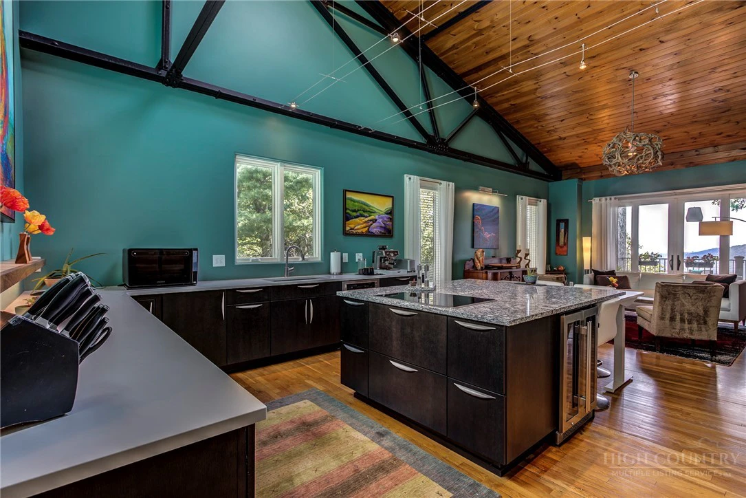 Image number 7 for the current listing