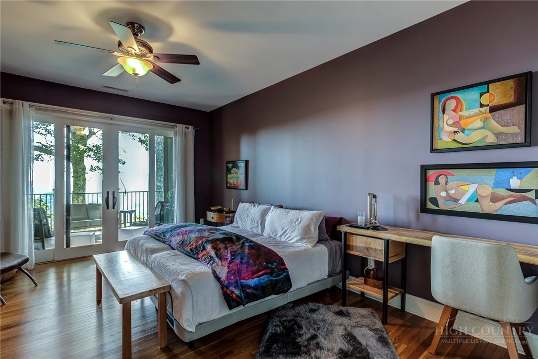 Image number 8 for the current listing