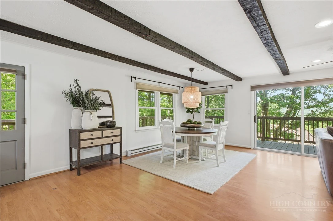 Image number 15 for the current listing