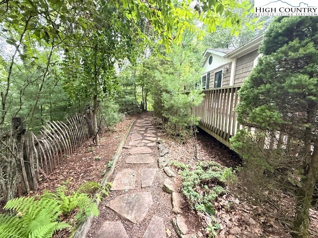 Image number 15 for the current listing