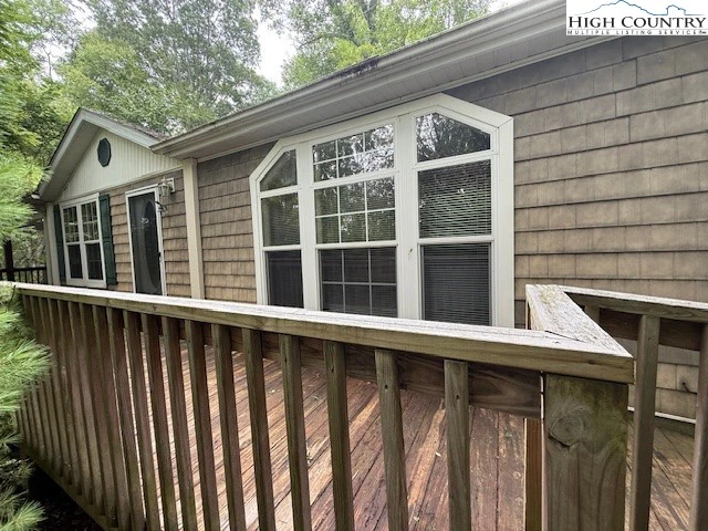Image number 16 for the current listing