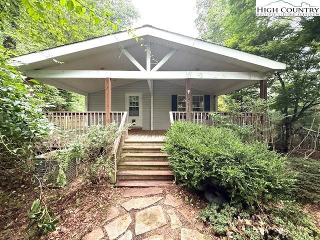 Image number 1 for the current listing