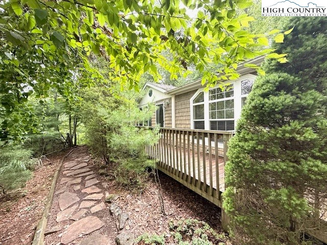 Image number 21 for the current listing