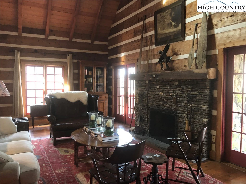 Image number 3 for the current listing