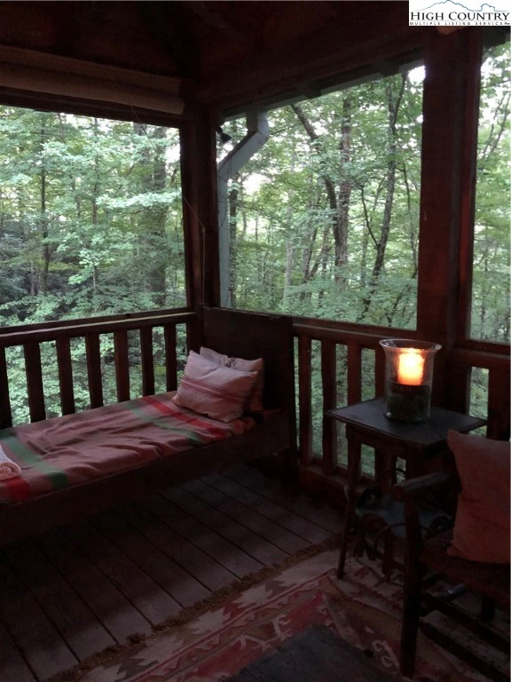 Image number 11 for the current listing