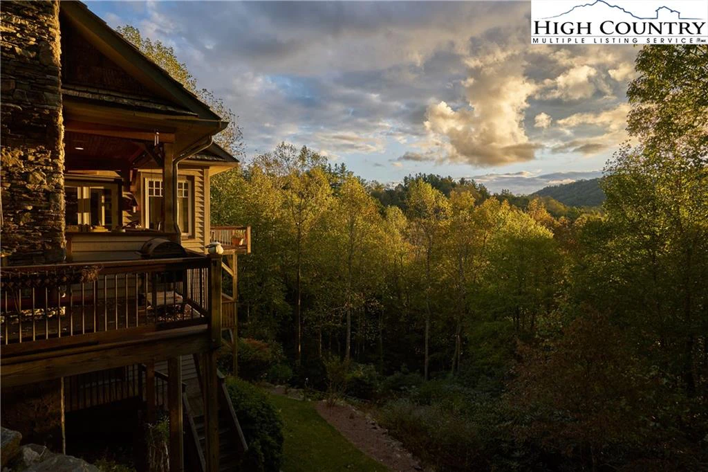 Image number 9 for the current listing