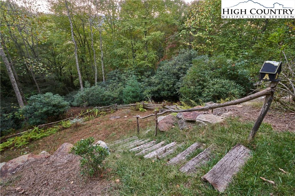 Image number 2 for the current listing