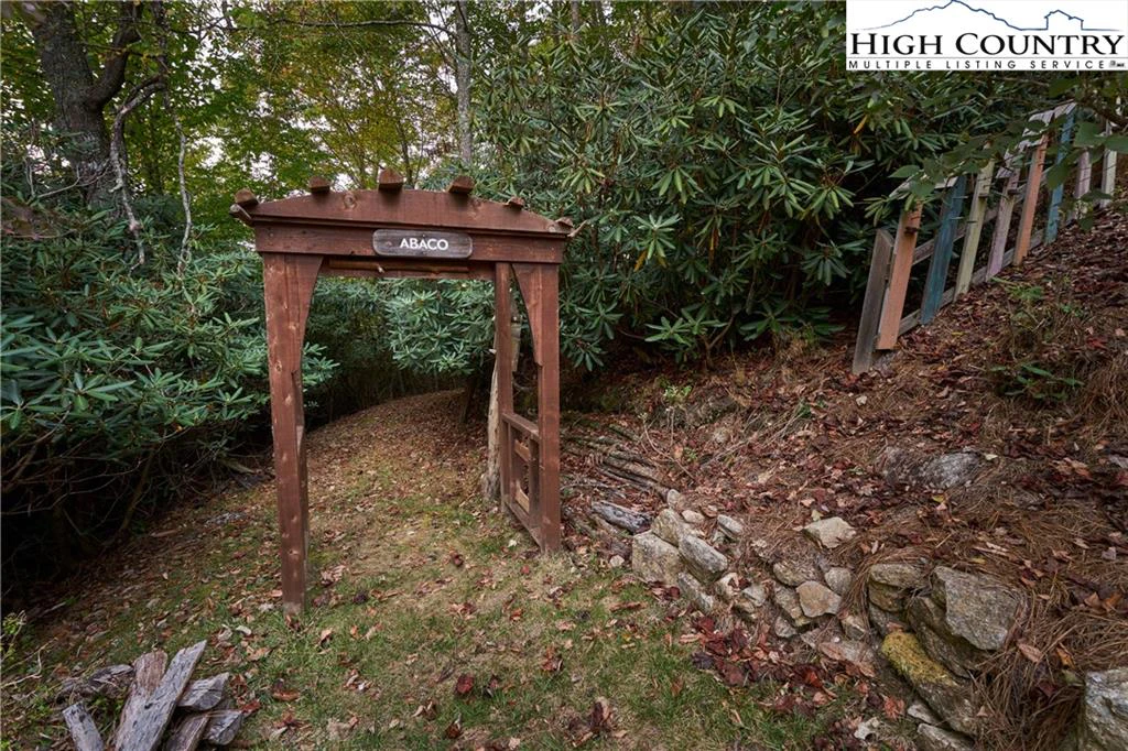 Image number 13 for the current listing