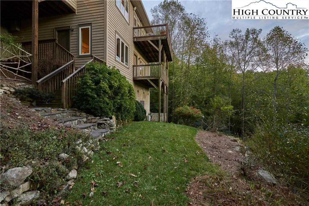 Image number 15 for the current listing