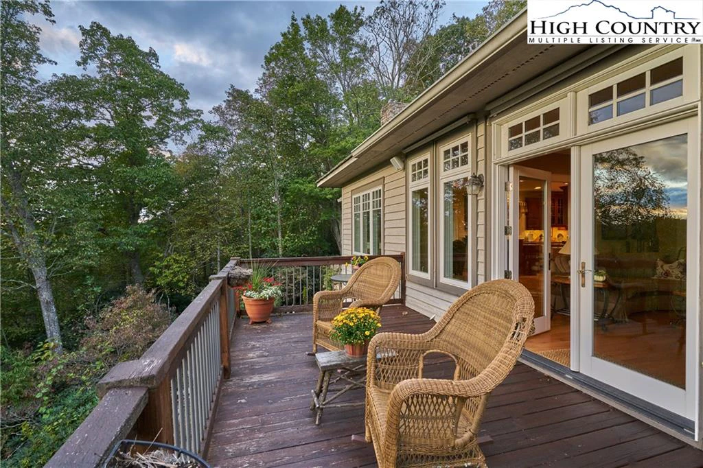 Image number 16 for the current listing