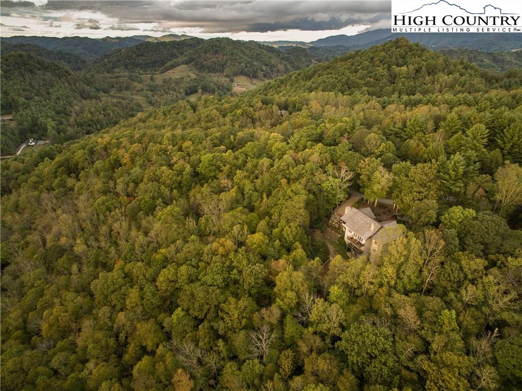 Image number 19 for the current listing