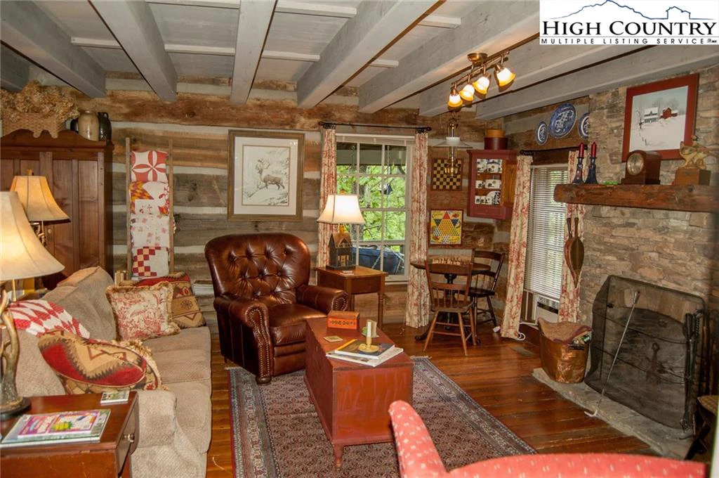 Image number 16 for the current listing