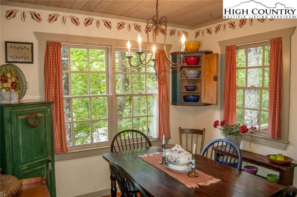 Image number 11 for the current listing