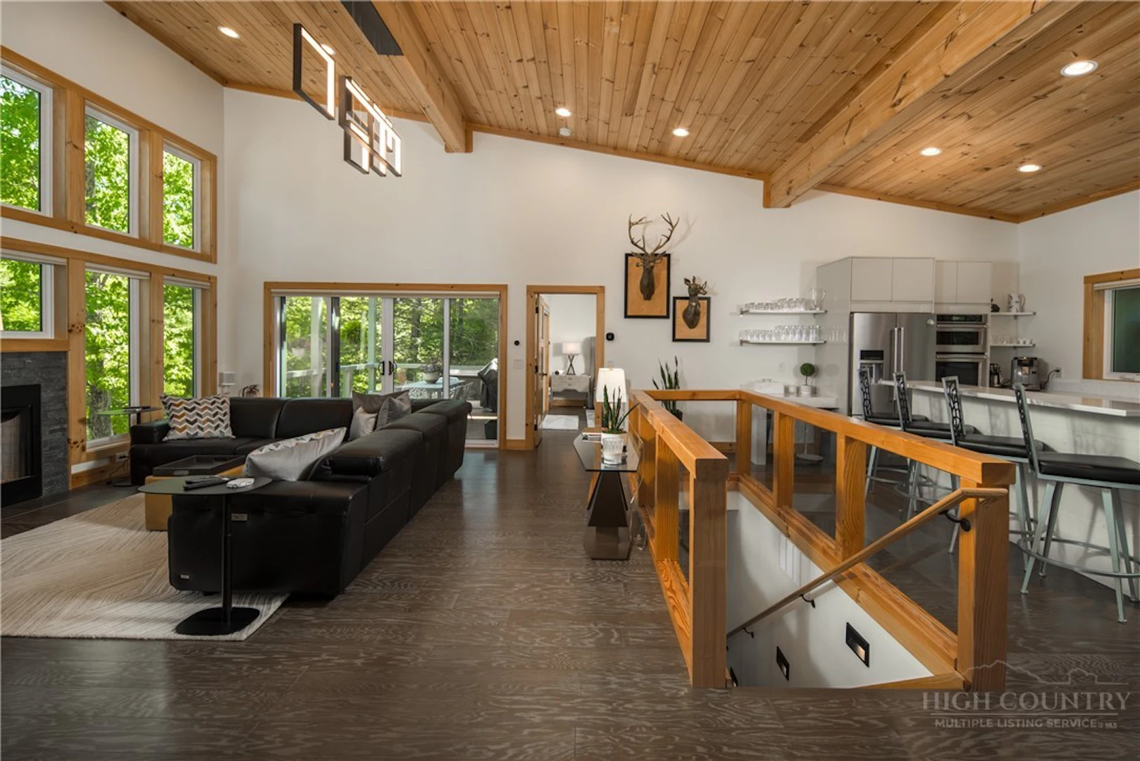 Image number 4 for the current listing