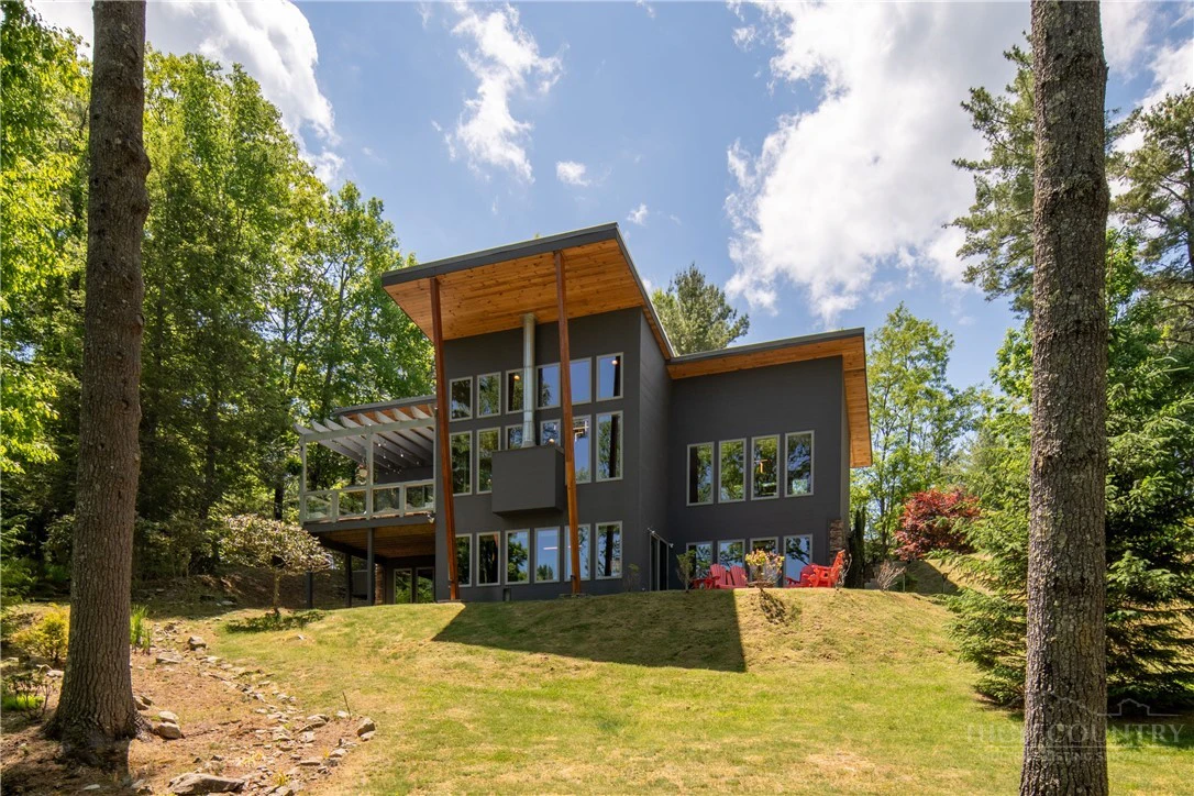 Image number 8 for the current listing