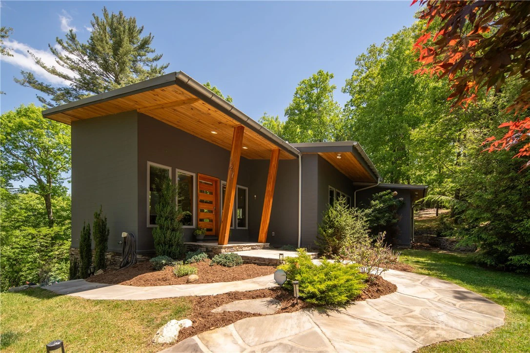 Image number 9 for the current listing