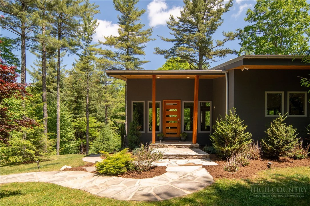 Image number 10 for the current listing
