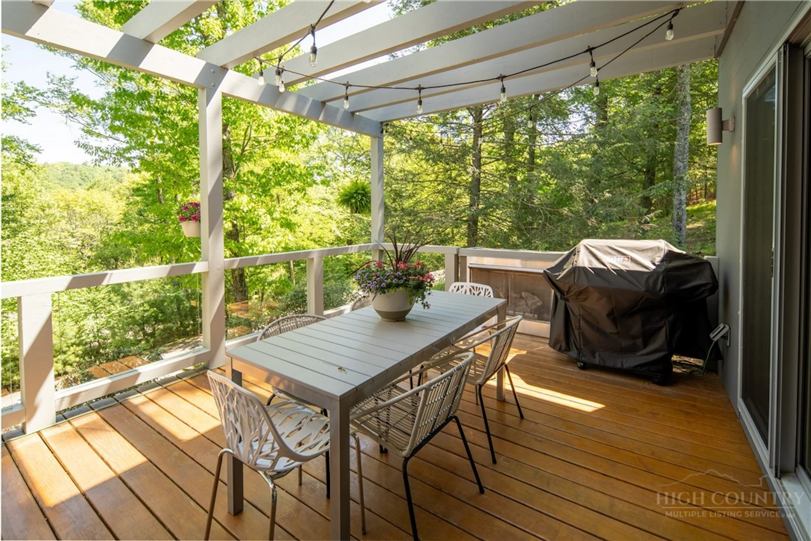 Image number 13 for the current listing