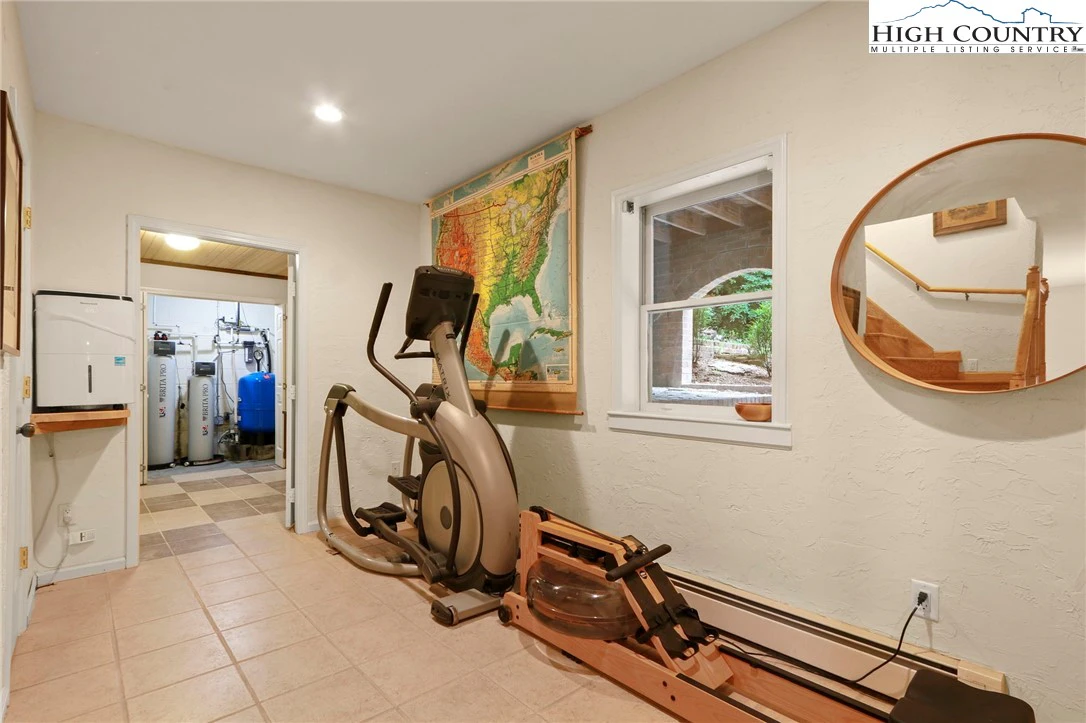 Image number 18 for the current listing