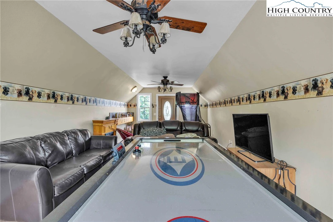 Image number 10 for the current listing