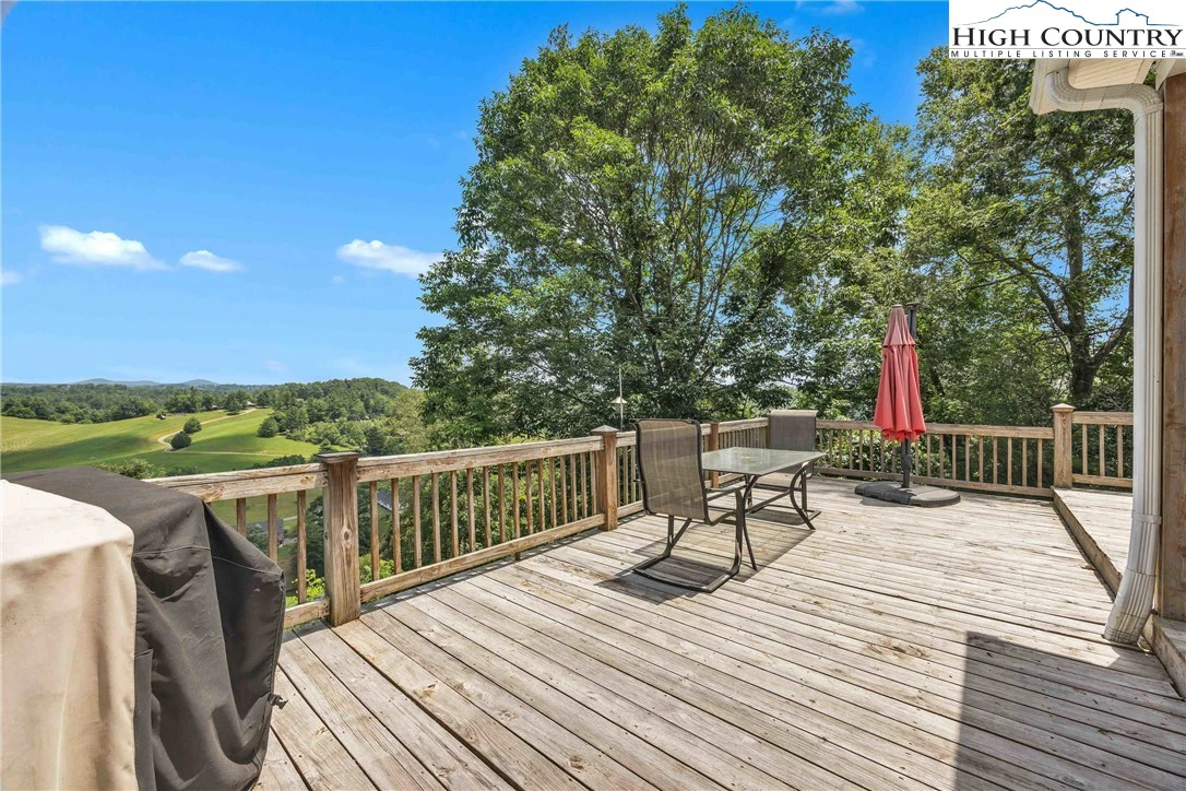 Image number 13 for the current listing