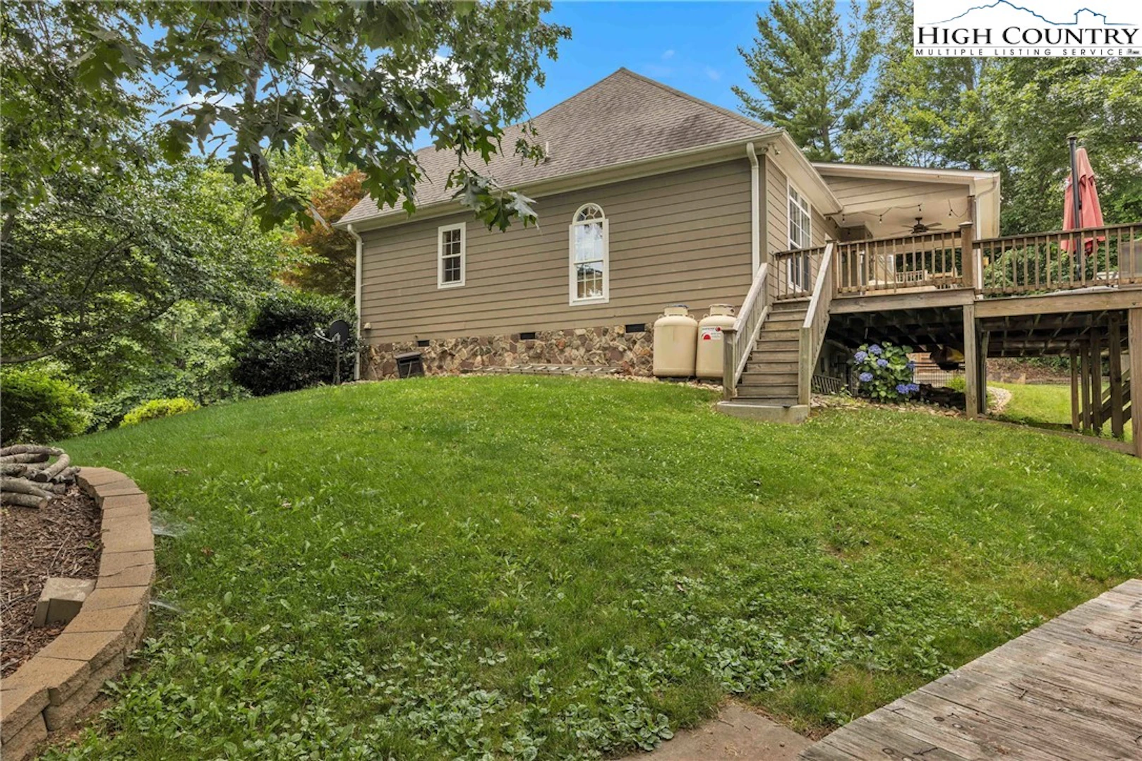 Image number 15 for the current listing