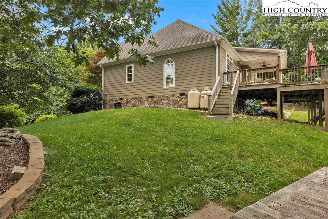 Image number 15 for the current listing