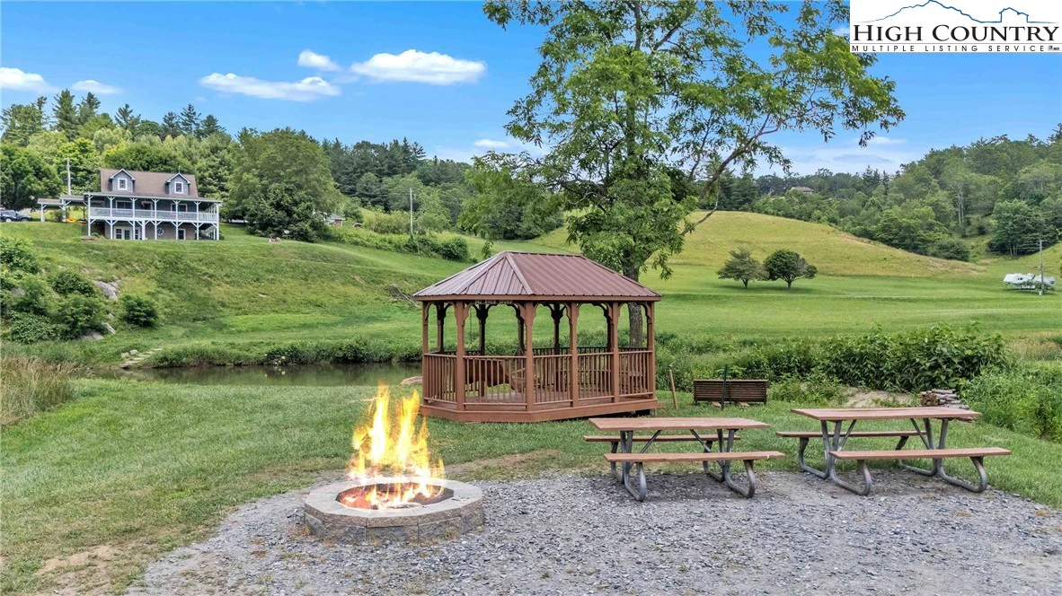 Image number 17 for the current listing