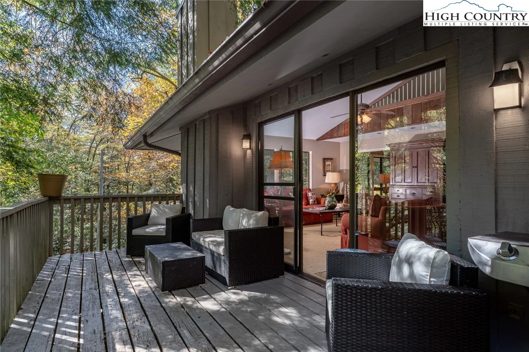Image number 18 for the current listing
