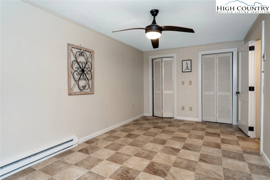 Image number 13 for the current listing