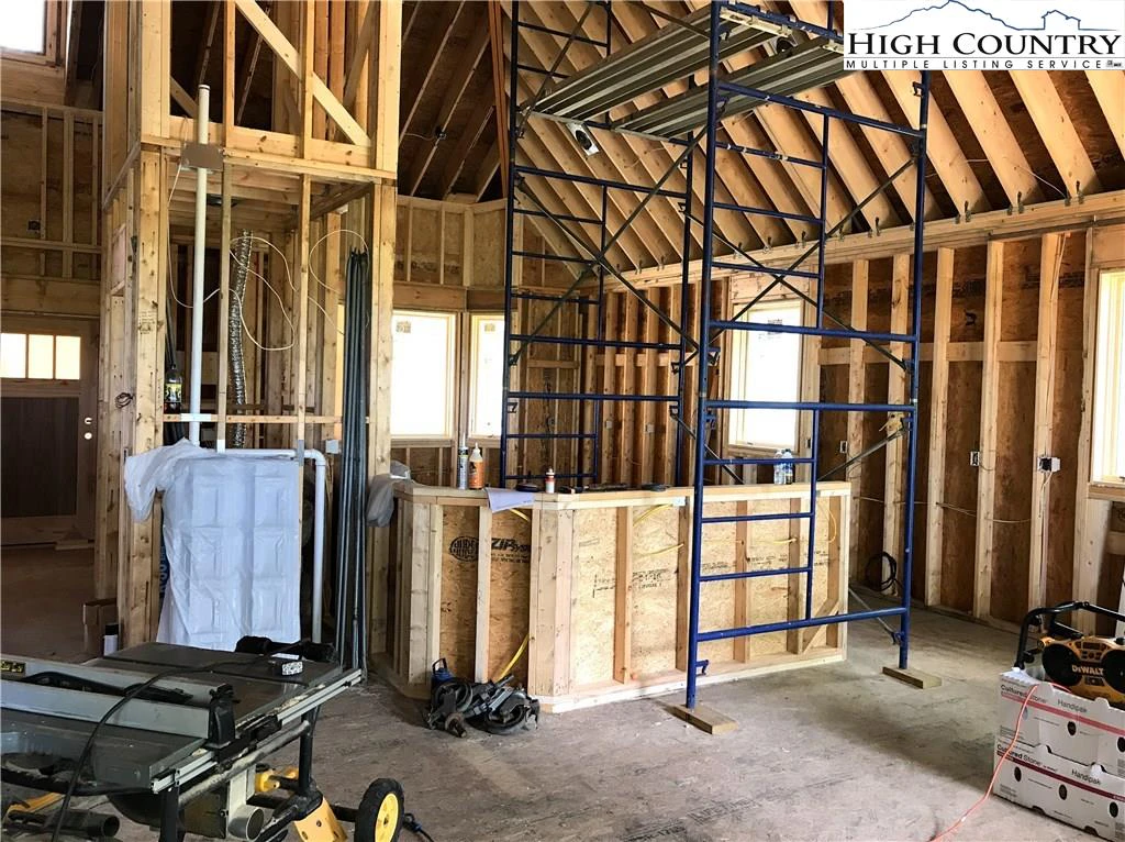 Image number 2 for the current listing