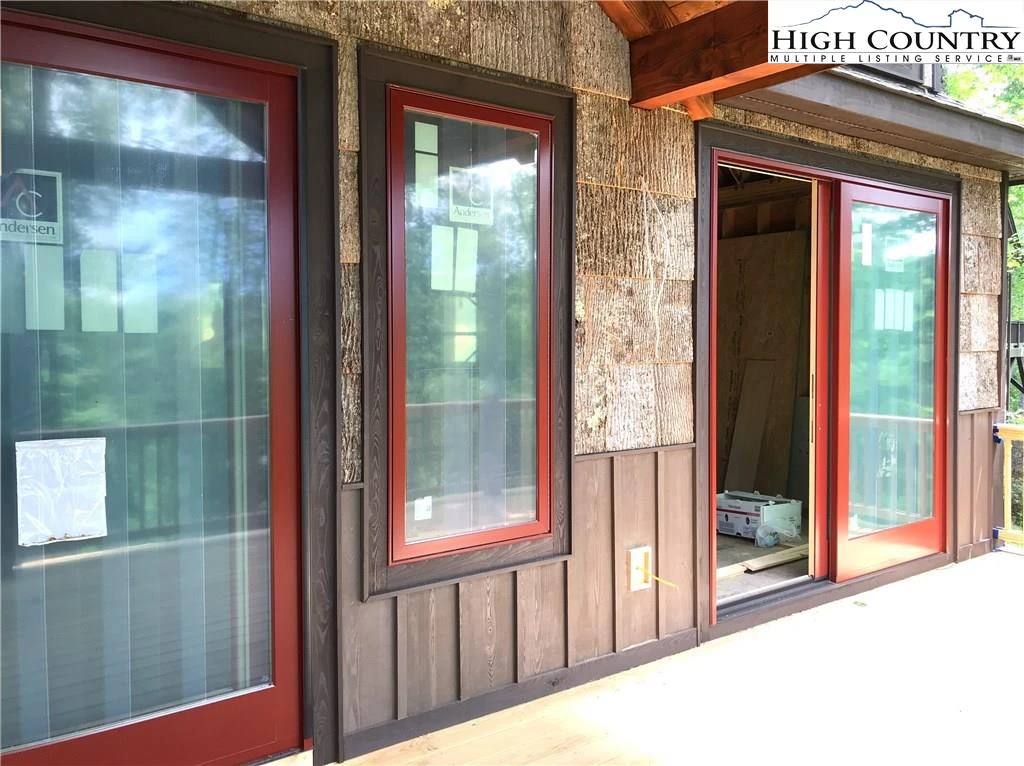 Image number 18 for the current listing