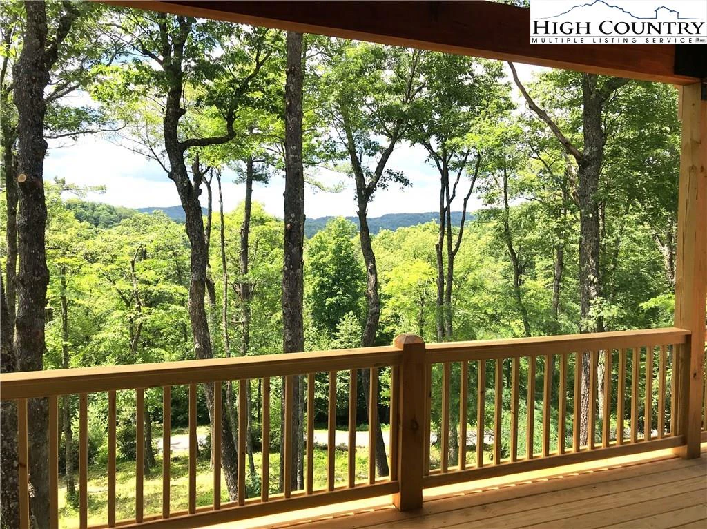 Image number 17 for the current listing