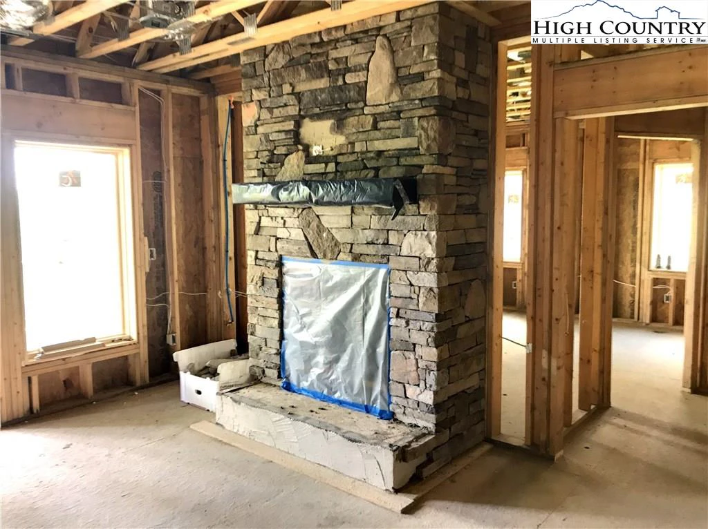 Image number 12 for the current listing