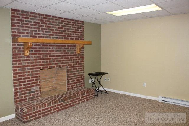 Image number 13 for the current listing
