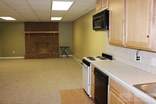 Image number 3 for the current listing