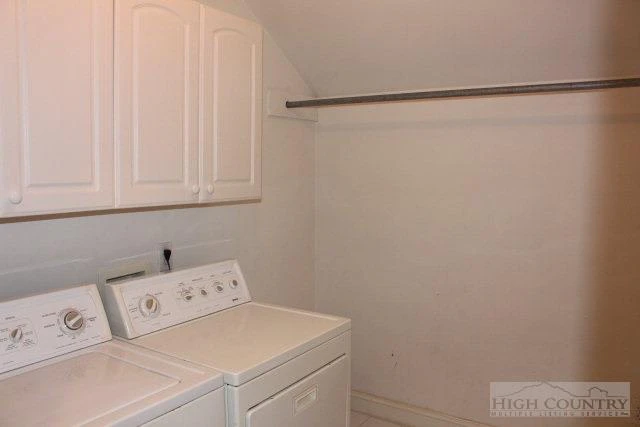 Image number 4 for the current listing