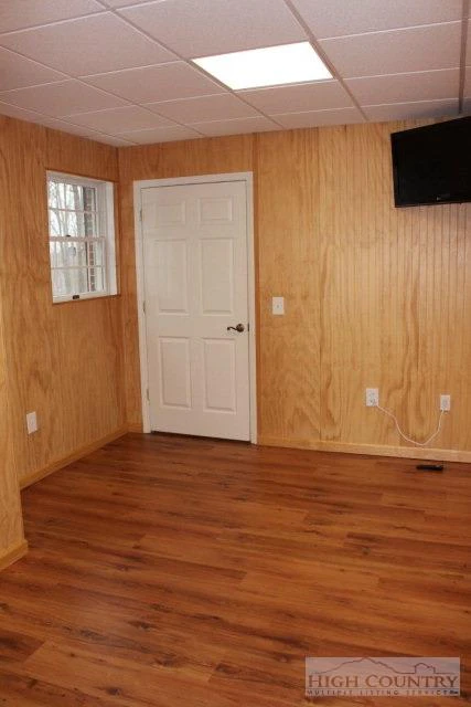 Image number 5 for the current listing
