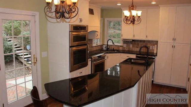 Image number 21 for the current listing