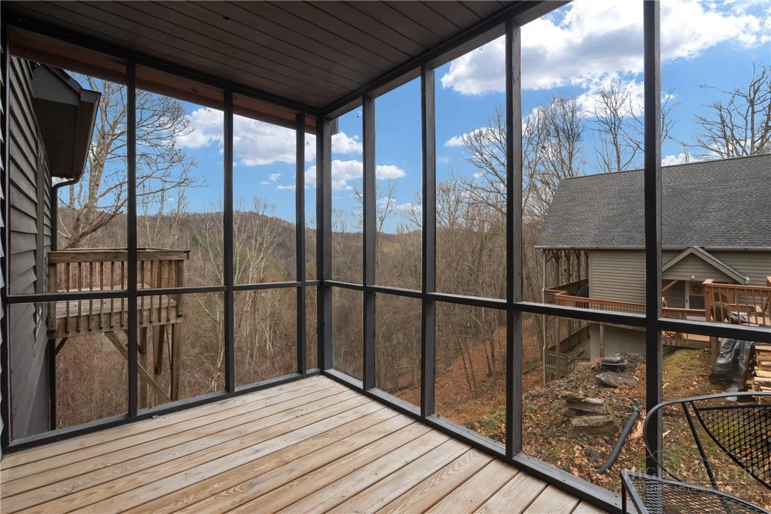 Image number 11 for the current listing