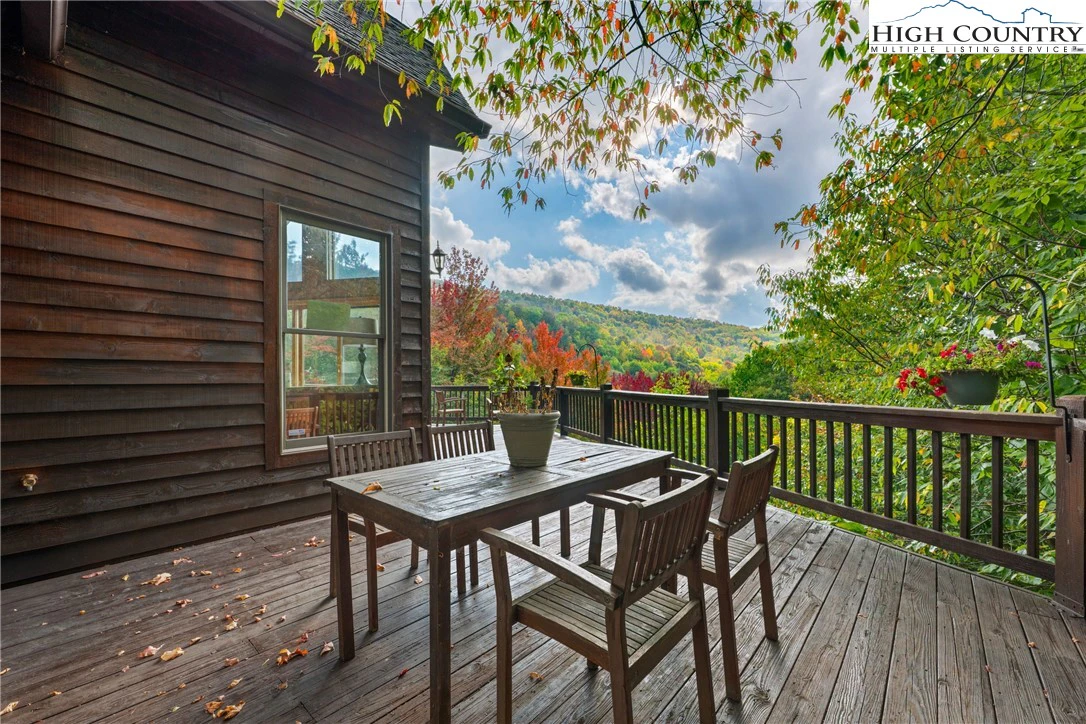 Image number 18 for the current listing