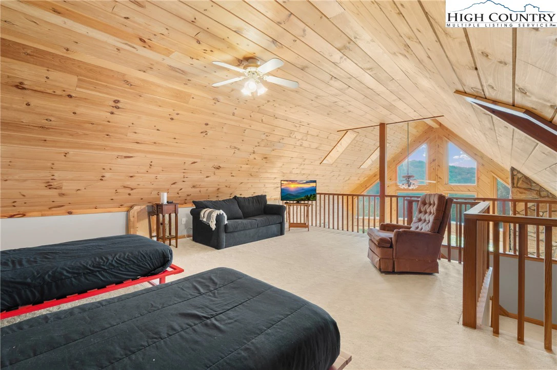 Image number 6 for the current listing
