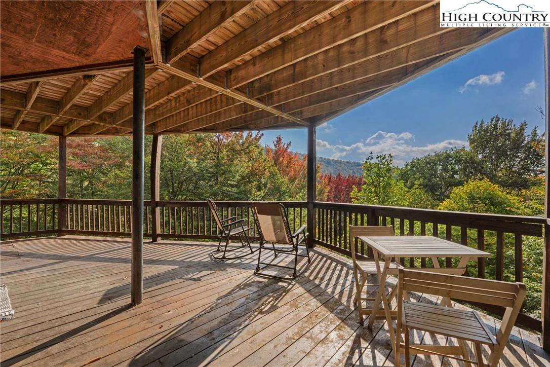Image number 21 for the current listing