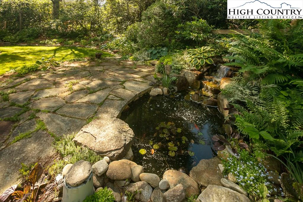Image number 3 for the current listing