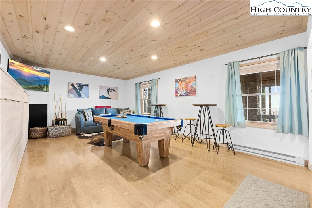 Image number 6 for the current listing