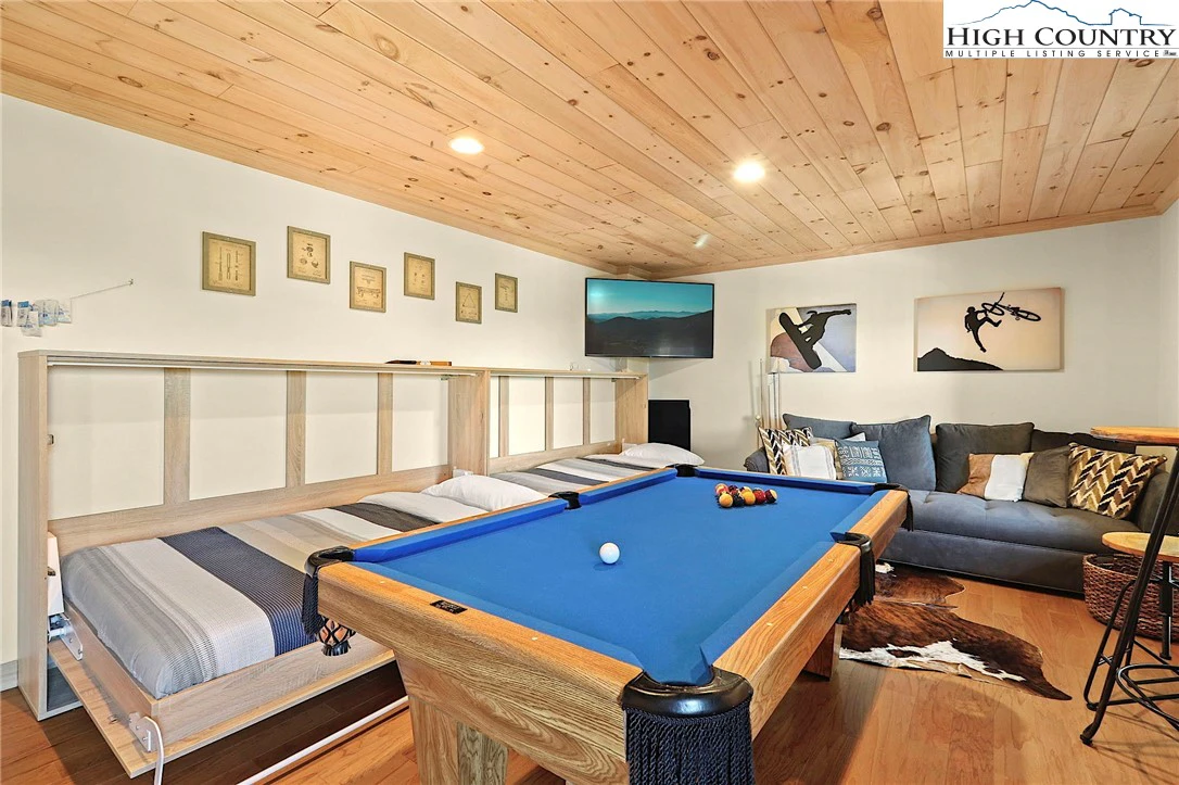 Image number 5 for the current listing