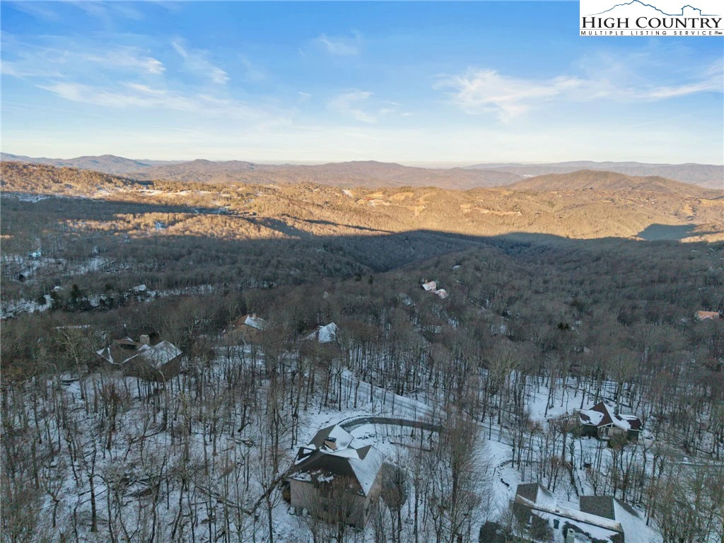 Image number 19 for the current listing