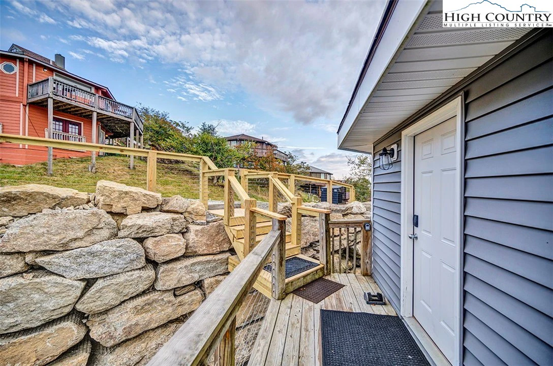 Image number 3 for the current listing