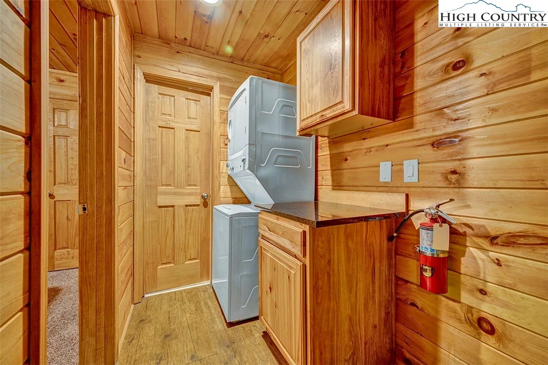 Image number 5 for the current listing